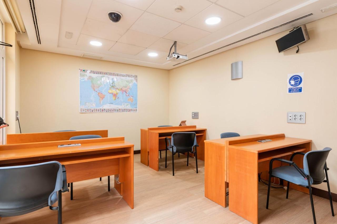 Micampus Aranjuez Student Residence Eksteriør bilde